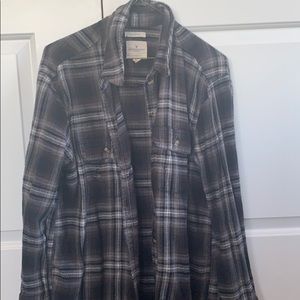Black and gray American Eagle flannel